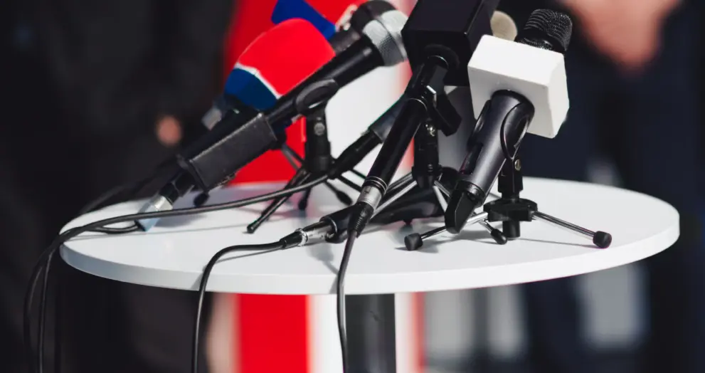 A surgeon left a medical specimen bag